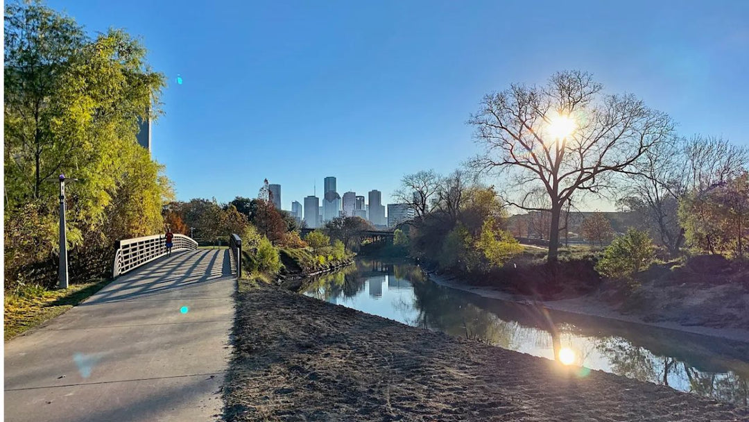 Buffalo_Bayou_Trail_with_Houston_skyline_background